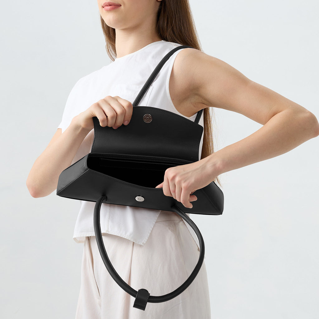 Bag It Diana black Nappa leather shoulder bag worn on the shoulder, alternate angle