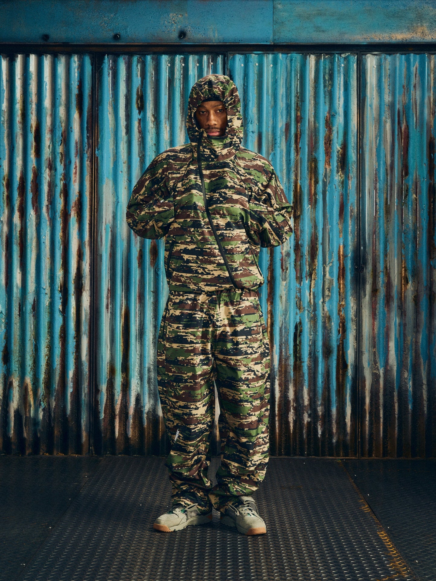 Corteiz Green Nylon Elitework Waterproof Shell Jacket V2, Digi Camo, close-up of double YKK zipper and concealed arm pocket