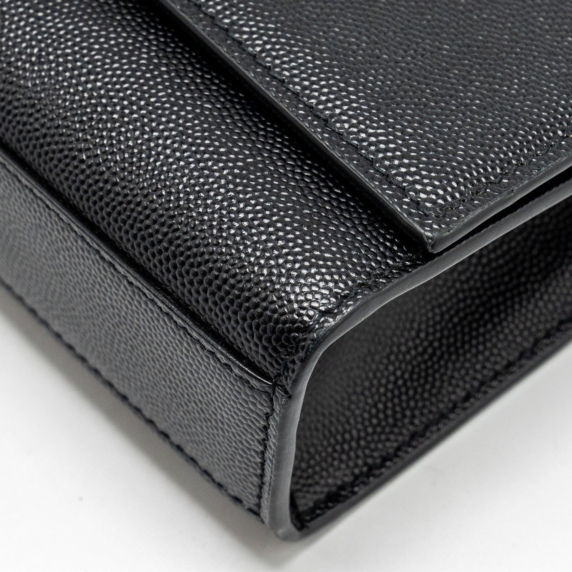Saint Laurent Kate Medium bag in Black - base view