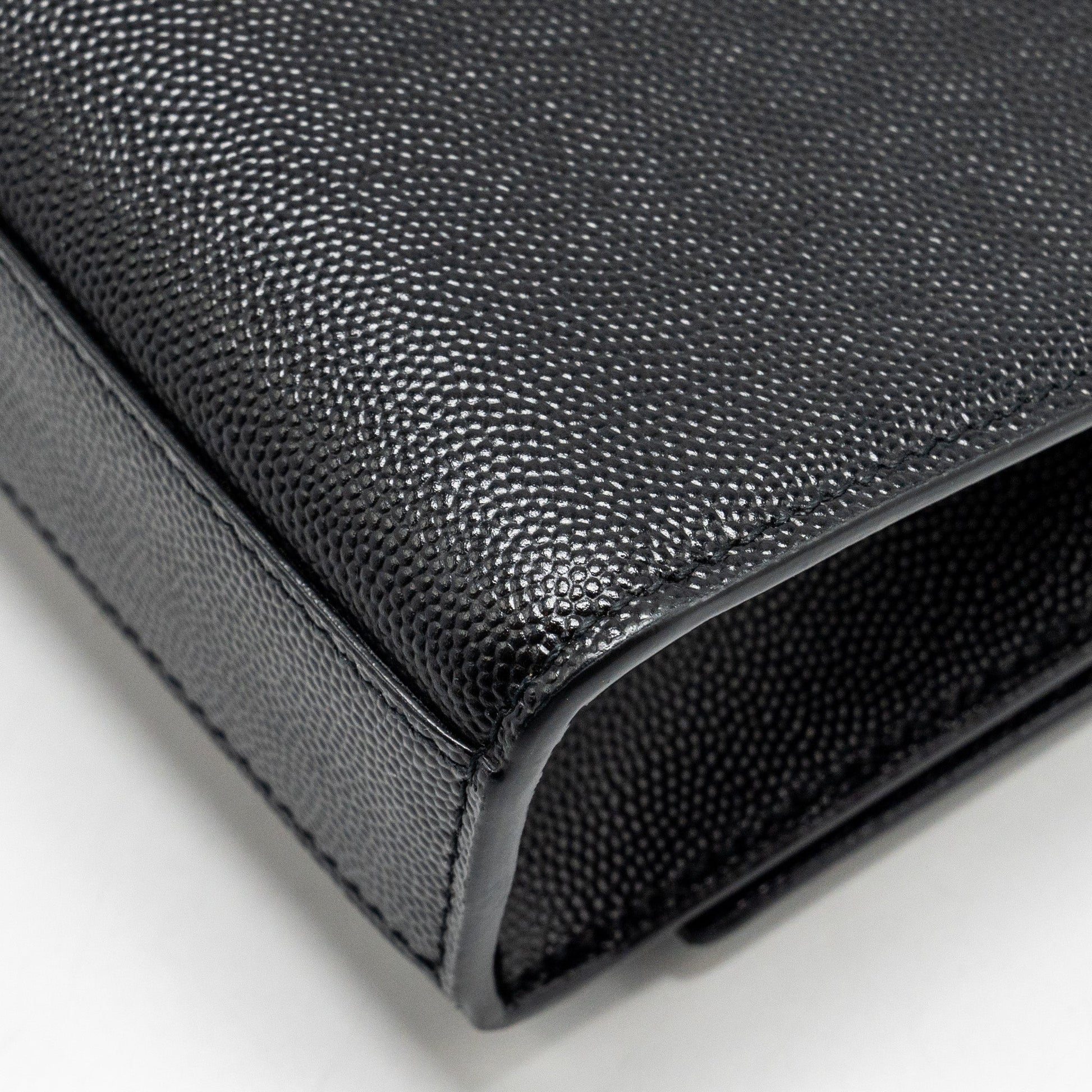 Saint Laurent Kate Medium bag in Black - front view close-up