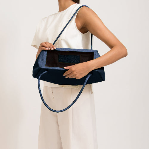 Bag It Elizabeth Pebbled Leather Baguette Bag – Navy