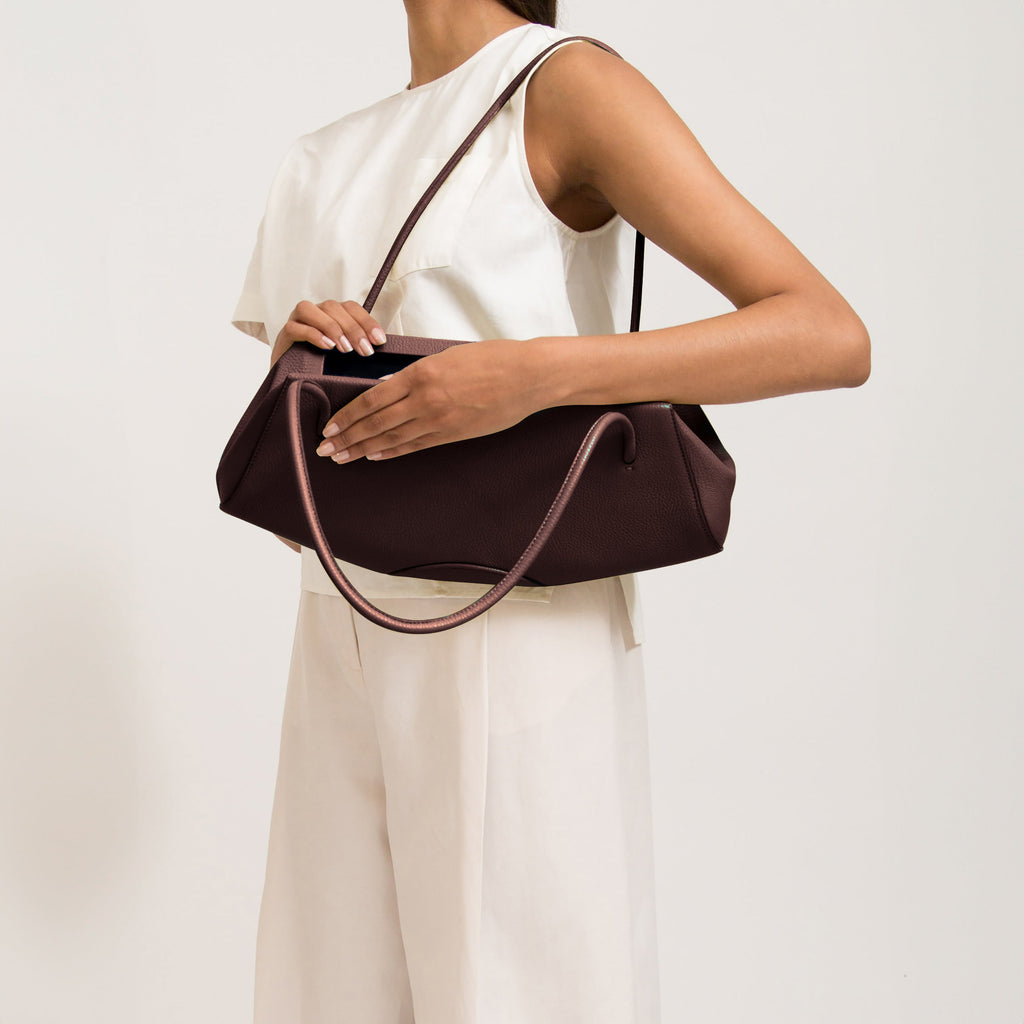 Bag It Elizabeth Pebbled Leather Baguette Bag – Cacao