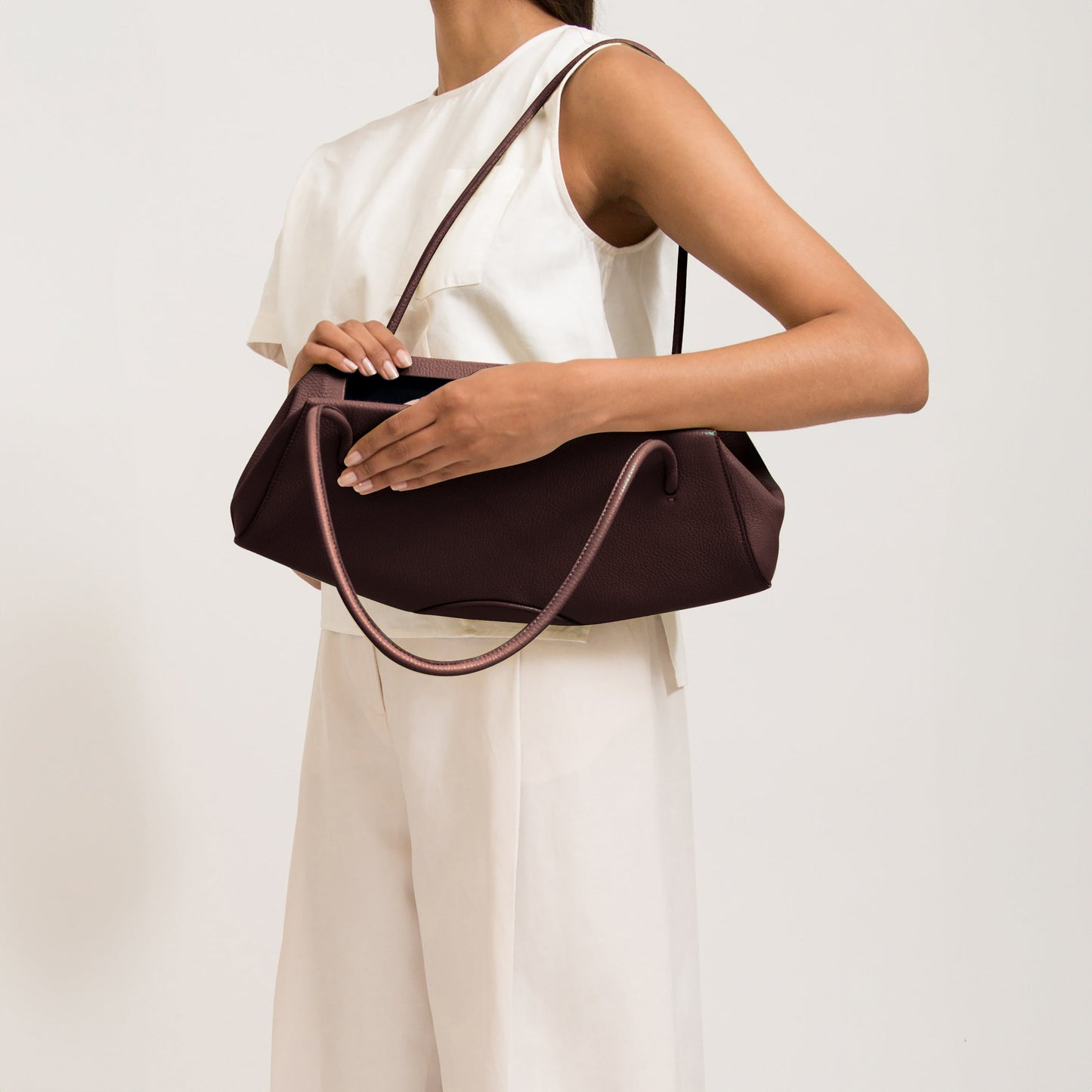 Bag It Elizabeth Pebbled Leather Baguette Bag – Cacao