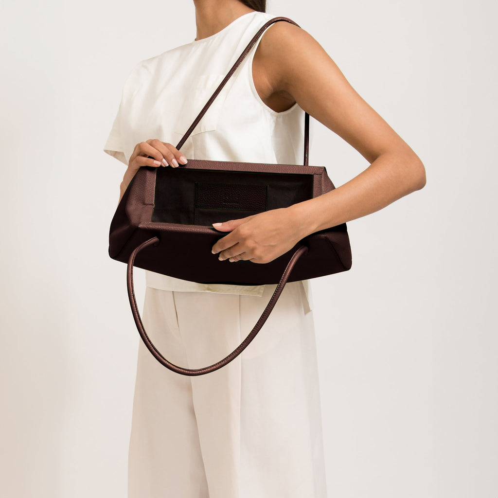 Bag It Elizabeth Pebbled Leather Baguette Bag – Cacao