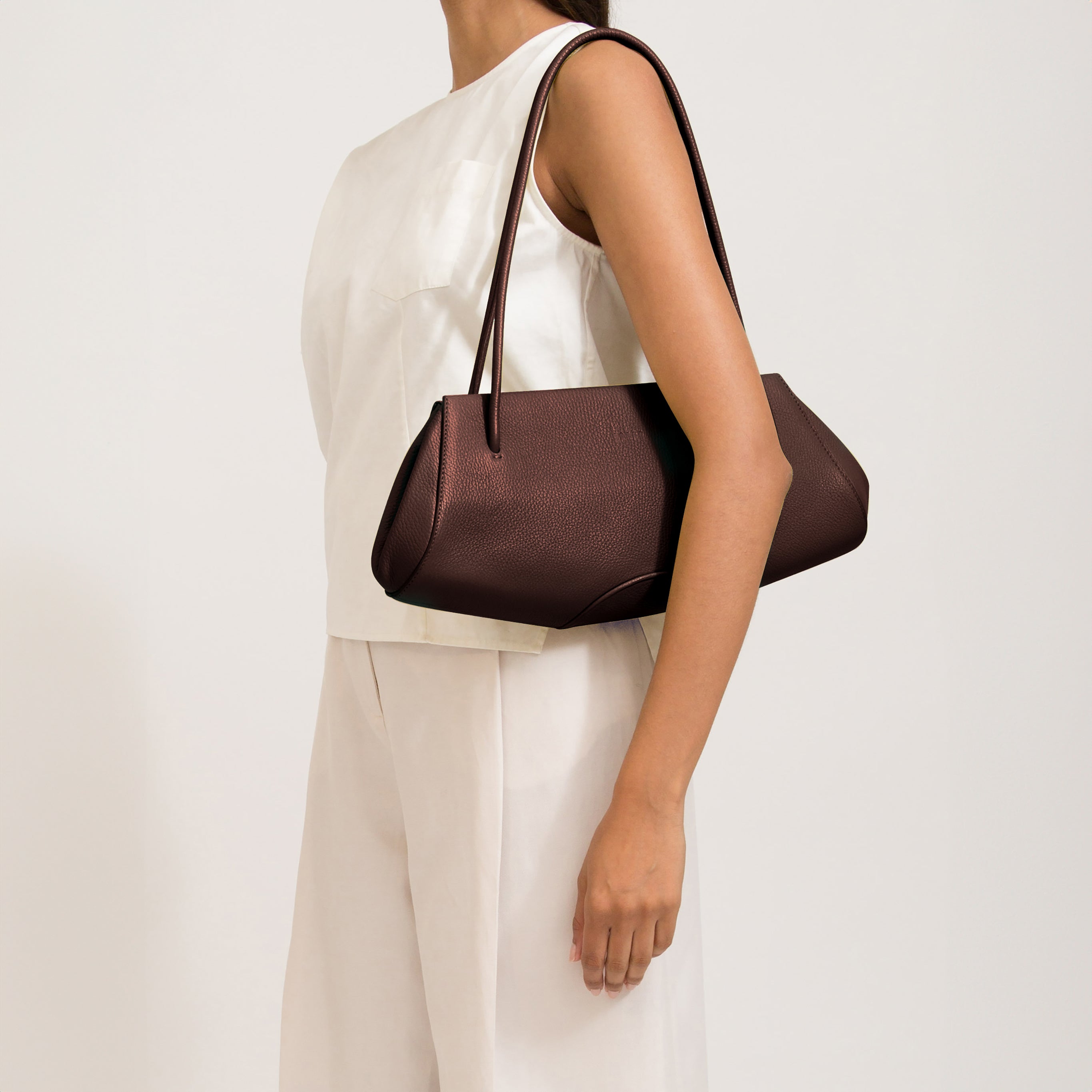 Bag It Elizabeth Pebbled Leather Baguette Bag – Cacao