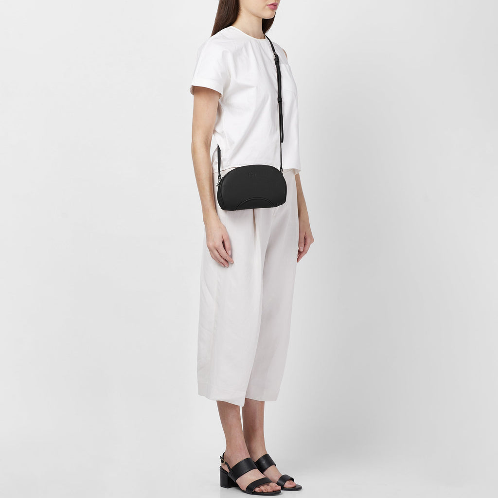 Bag It Elizabeth Pebbled Leather Crossbody Camera Bag – Black