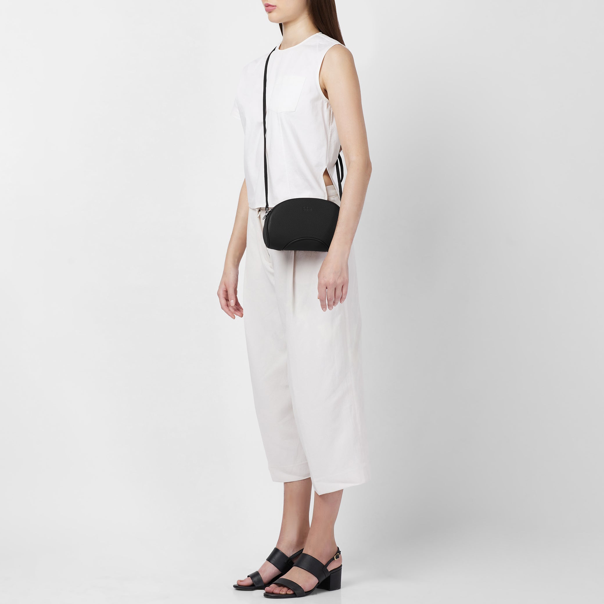Bag It Elizabeth Pebbled Leather Crossbody Camera Bag – Black
