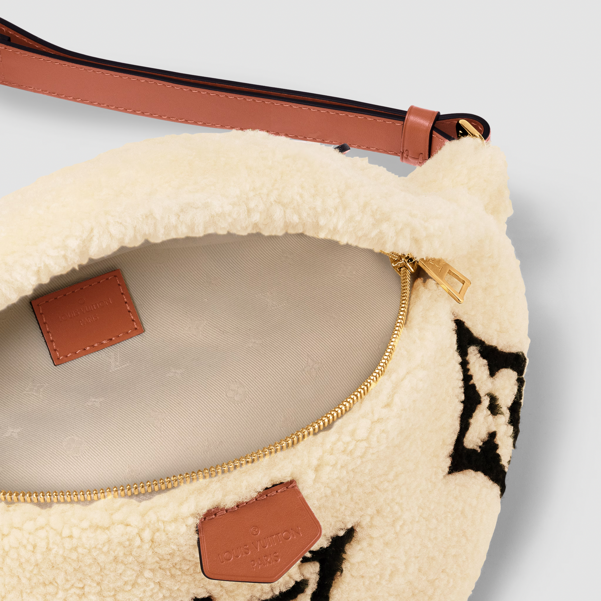 Louis Vuitton Bumbag MM Shearling Belt Bag M23715