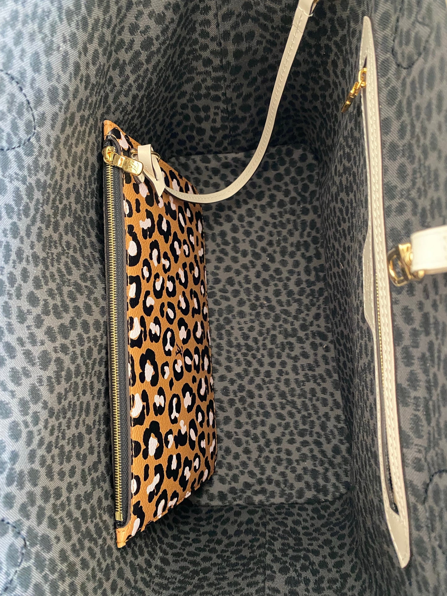Louis Vuitton Neverfull MM Wild At Heart Monogram Canvas Tote M45819 Cream