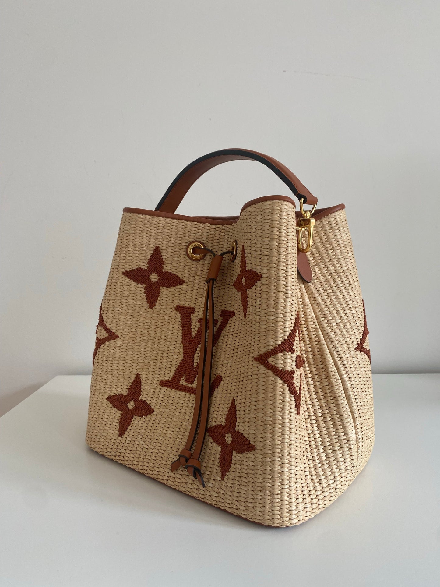 Louis Vuitton NeoNoe MM Raffia Monogram Bucket Bag M57704 Caramel Tan Beige