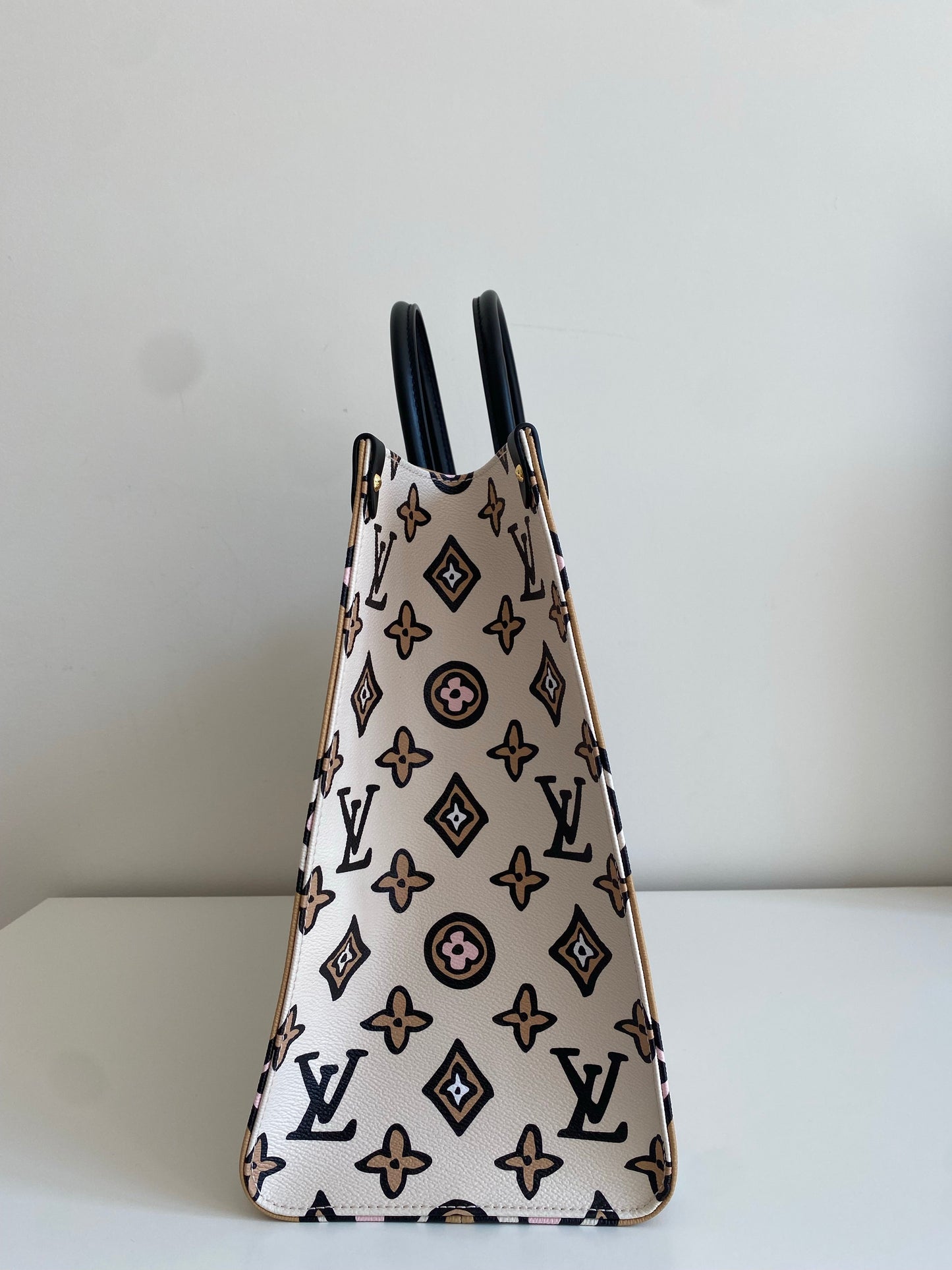 Louis Vuitton OnTheGo GM Wild At Heart Arizona Beige Monogram Canvas Tote M45814
