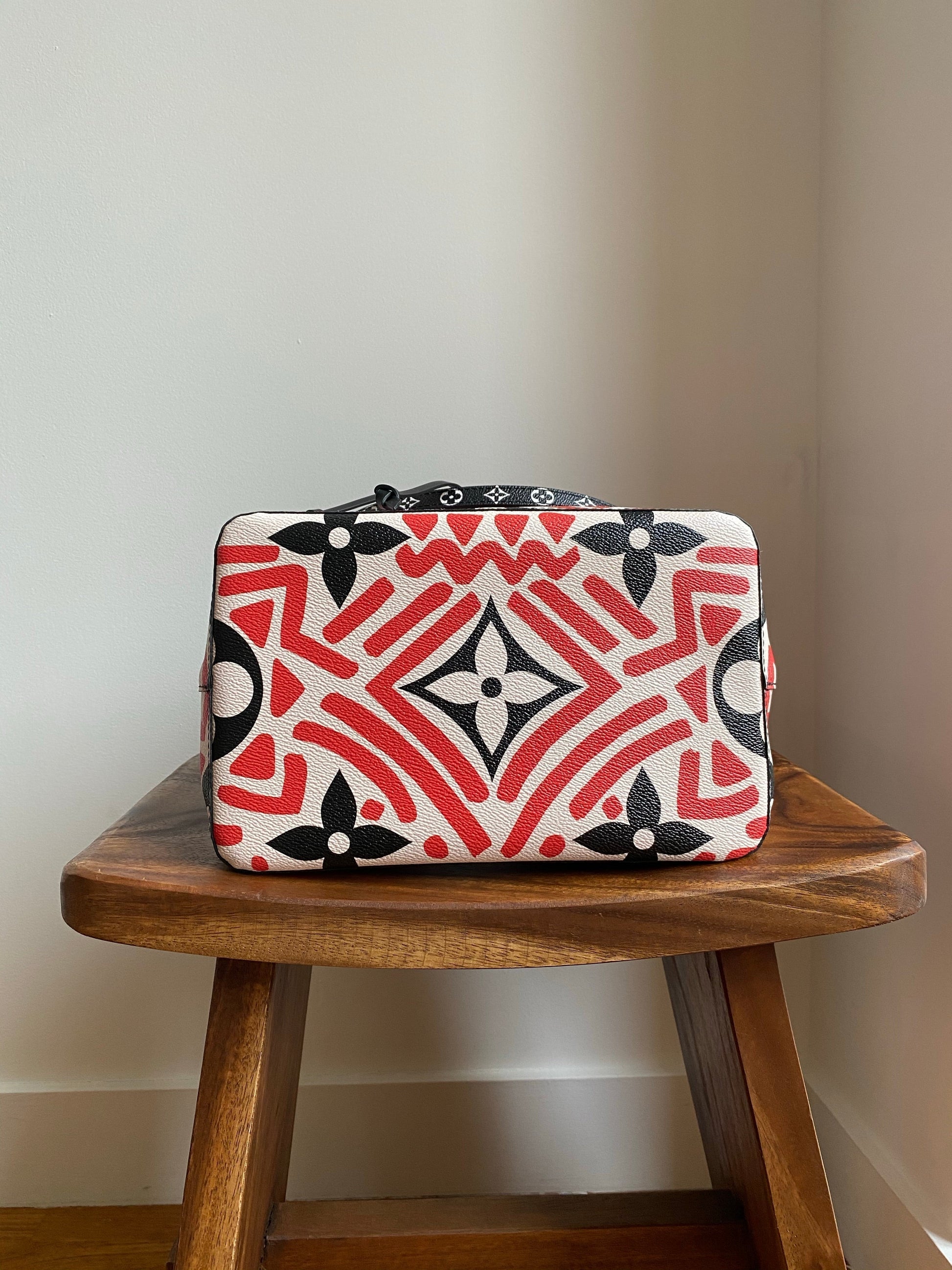 Louis Vuitton LV Crafty NeoNoe MM Monogram Giant Canvas M45362
