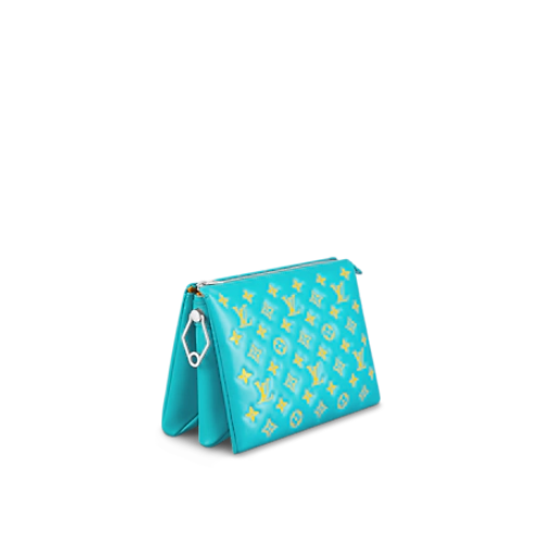 The Coussin PM with its detachable chain and strap laid out
