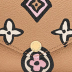 A shot of the removable cardholder attached to the strap