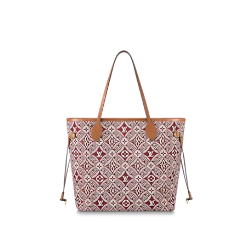 A front-view detail of the bag's overall design