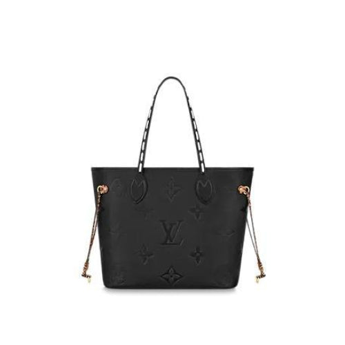 A shot of the bag's profile, showing its depth